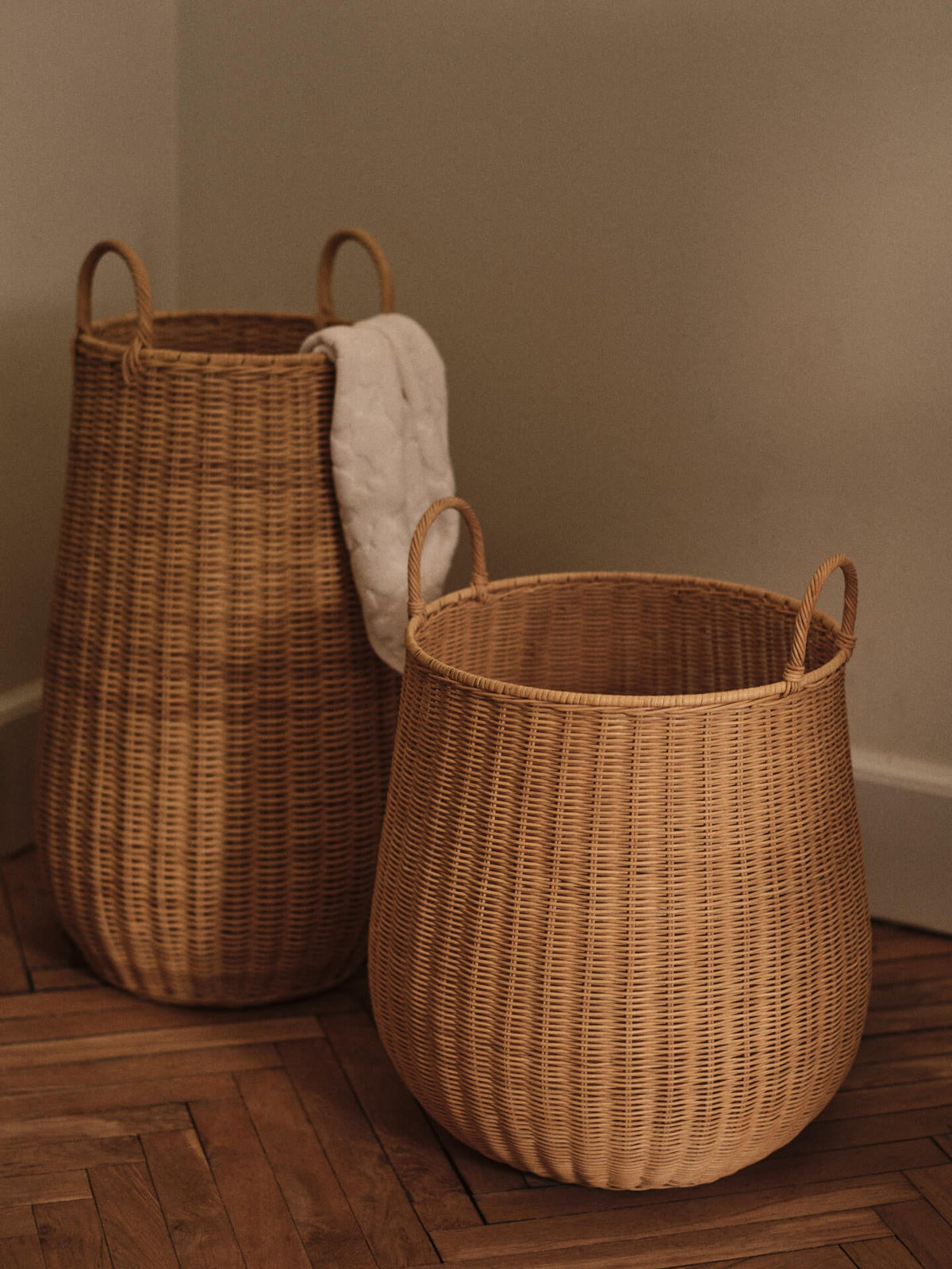 Cesto para la ropa trenzado Braided de Ferm Living