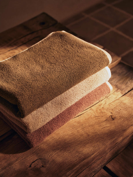 Toalla de manos Ekko de Ferm Living