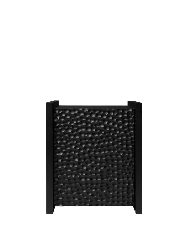 Mesa auxiliar Scarni fresno teñido oscuro · Ferm Living