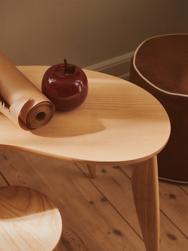 Escritorio infantil Feve fresno natural · Ferm Living