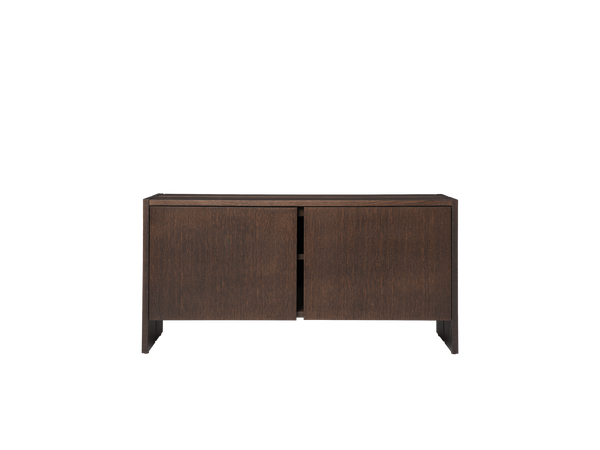 Mueble recibidor Parcel bajo roble teñido oscuro · Ferm Living