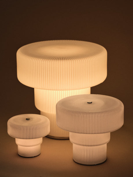Lámpara de sobremesa Ripple de Ferm Living