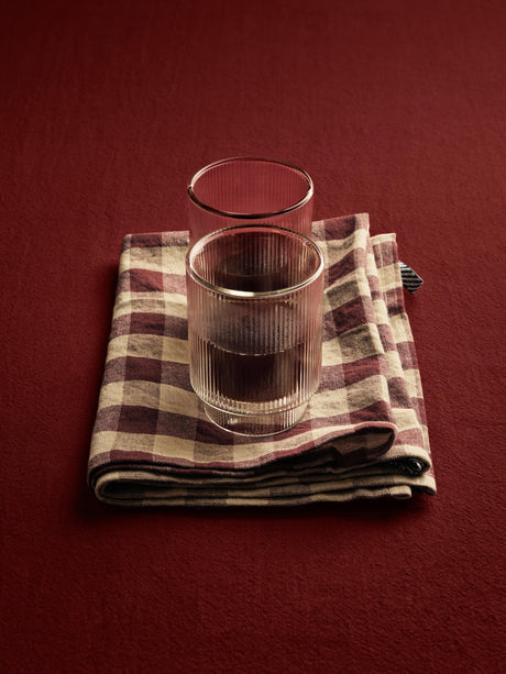 Vasos térmicos Ripple de Ferm Living