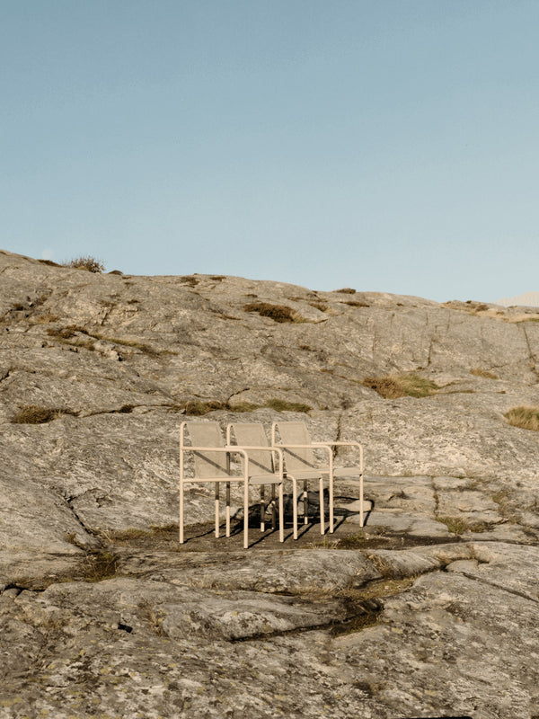 Silla con brazos de exterior Dapple de Ferm Living