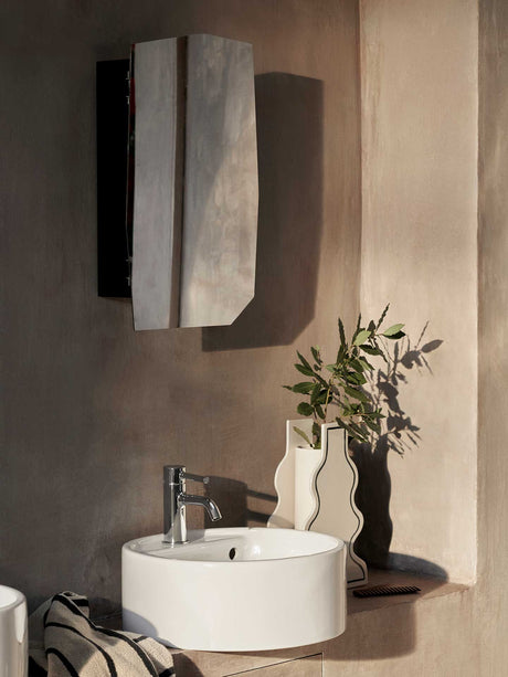 Armario con espejo Shard de Ferm Living