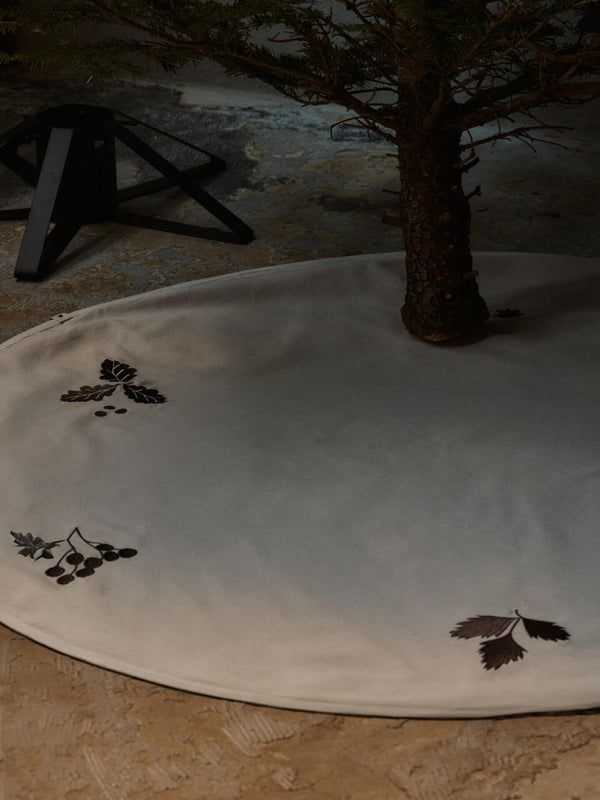 Cubrepié de árbol Oak · Ferm Living · ambiente