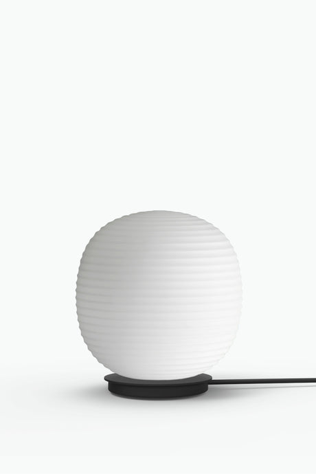 Lámpara de mesa Lantern Globe · New Works