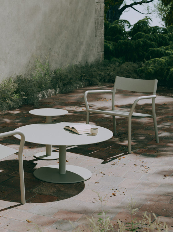Mesa auxiliar May · New Works
