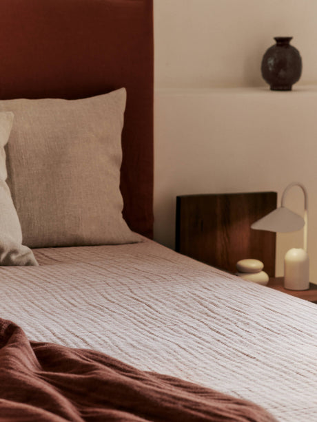 Colcha Fino terracota/blanco roto · Ferm Living