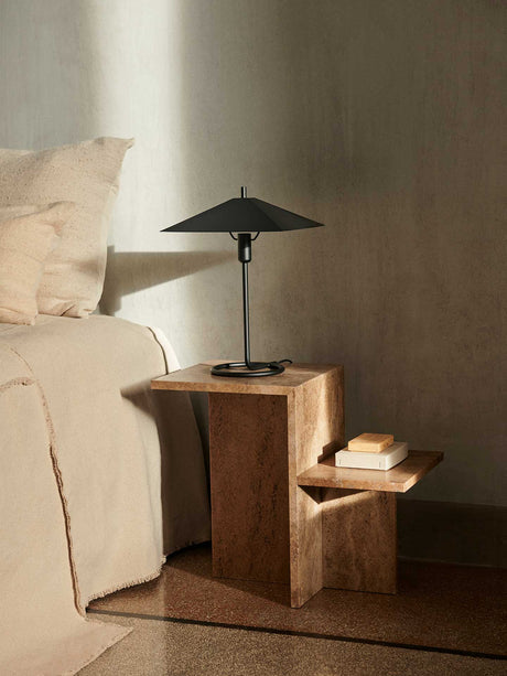 Lámpara de sobremesa cuadrada Filo de Ferm Living