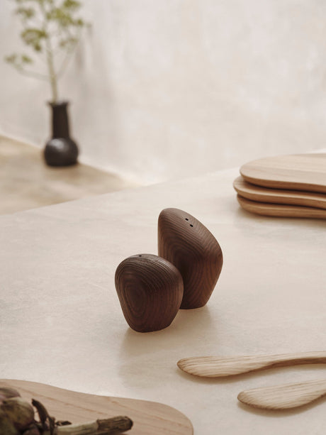 Salero y pimentero Cairn de Ferm Living