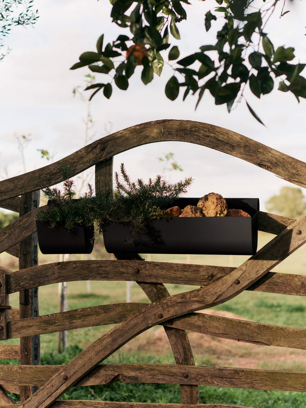 Jardinera de balcón Uma de Ferm Living