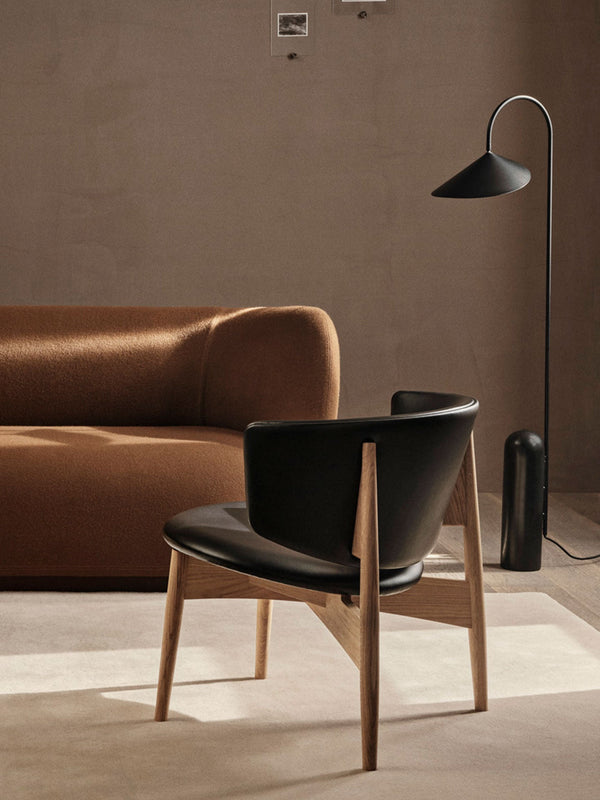 Lámpara de pie Arum negro · Ferm Living