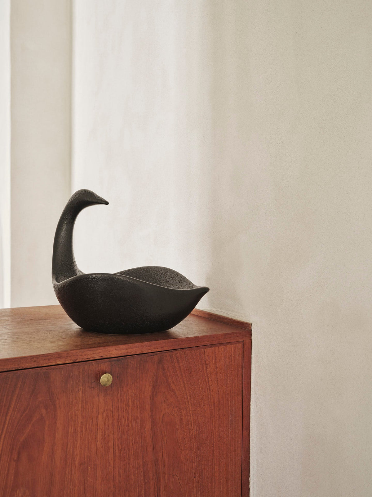 Centro de mesa cisne Swan de Ferm Living