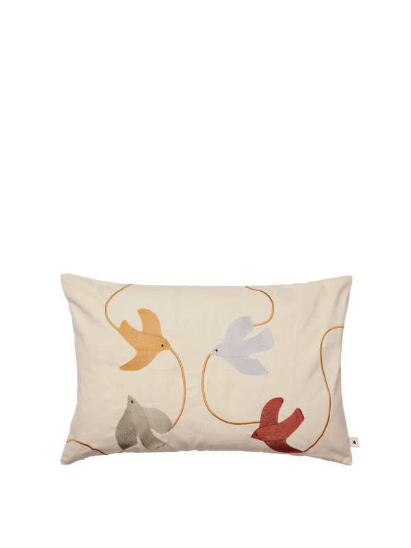 Funda de cojín bordada Swif Bird de Ferm Living