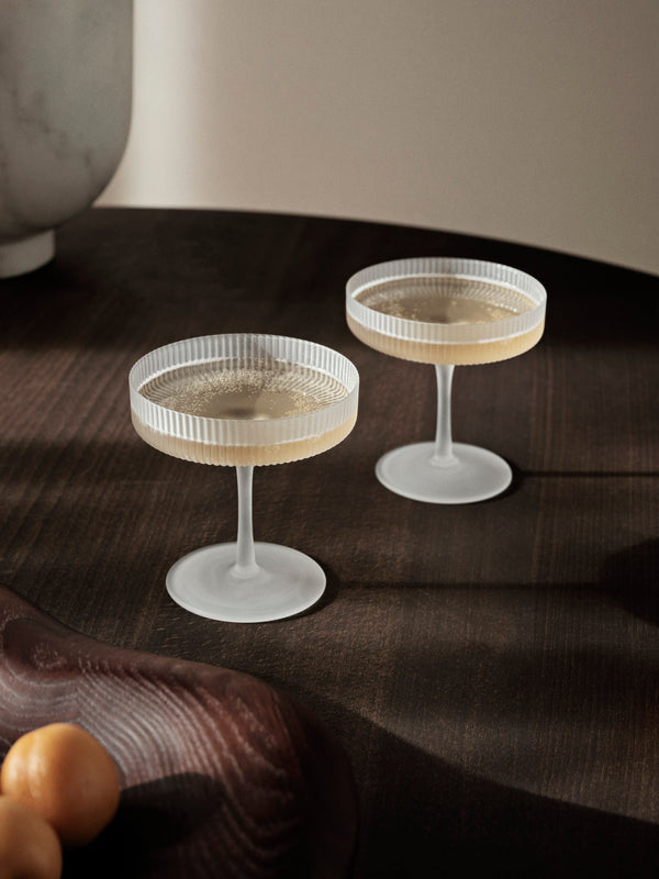 Copas de champán coupe Ripple de Ferm Living