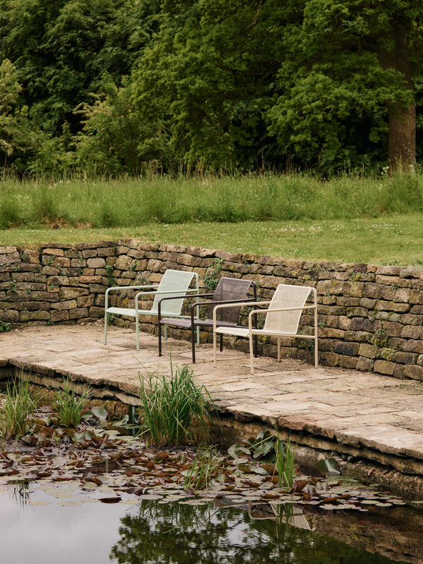 Butaca con brazos de exterior Dapple de Ferm Living