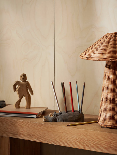 Portalápices tallado Hippo de Ferm Living