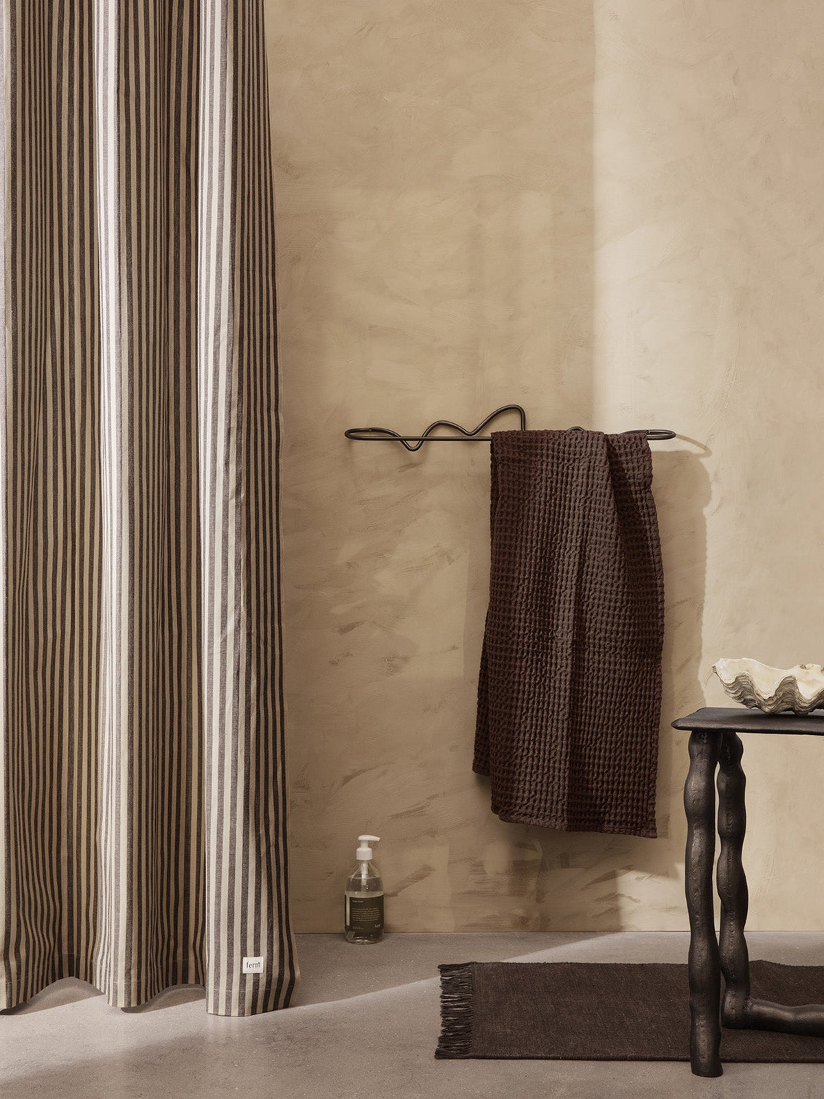 Toallero Curvature de Ferm Living