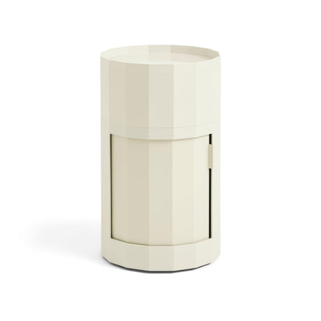 Mueble auxiliar Facet · HAY · Eggshell / High
