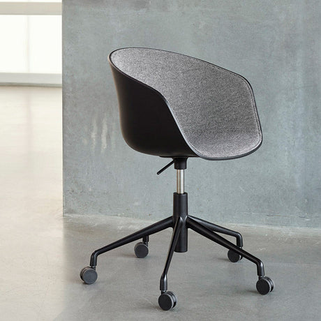 Silla de oficina About A Chair AAC 52 · HAY · ambiente