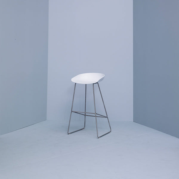 Taburete alto About A Stool AAS 38 · HAY · ambiente