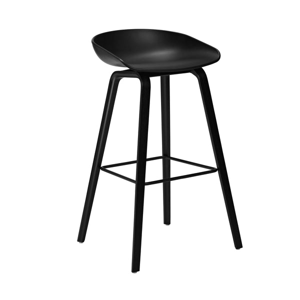 Taburete alto About A Stool AAS 32 · HAY · black 2.0 / H 75 cm / Black-Lacquered Oak / Black Steel