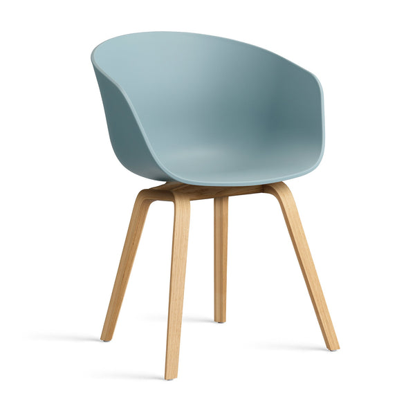 Silla About A Chair AAC 22 · HAY · dusty blue 2.0 / Varnished Oak