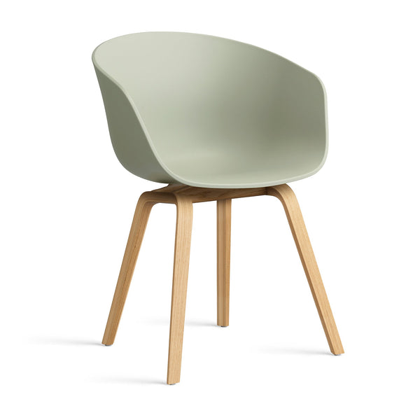Silla About A Chair AAC 22 · HAY · pastel green 2.0 / Varnished Oak
