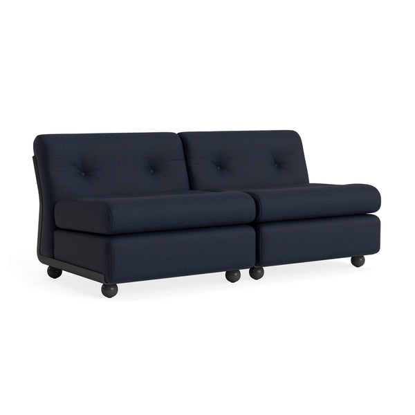 Sofá de 2 plazas Amanta · HAY · HAY Sweater, Anthracite/Blue-Black