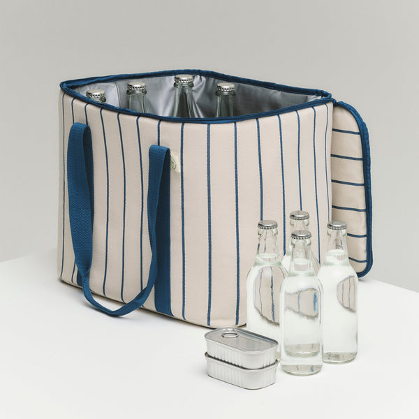 Bolsa nevera Outdoor Market · HAY · ambiente