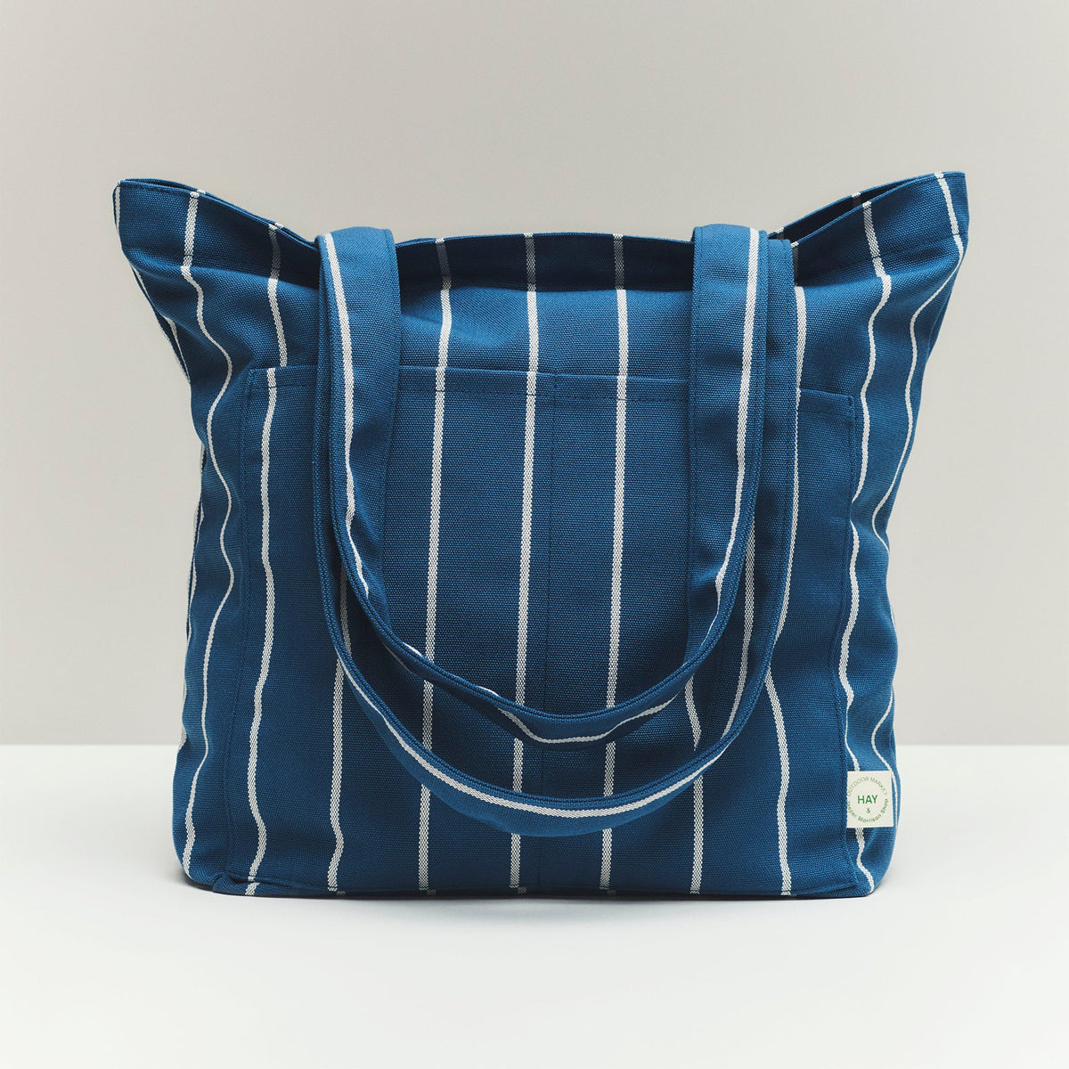 Bolsa tote Outdoor Market · HAY · ambiente