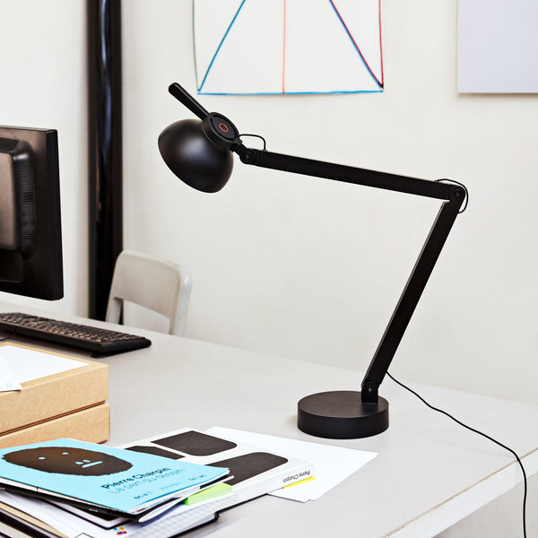 Lámpara de escritorio LED PC · HAY · ambiente