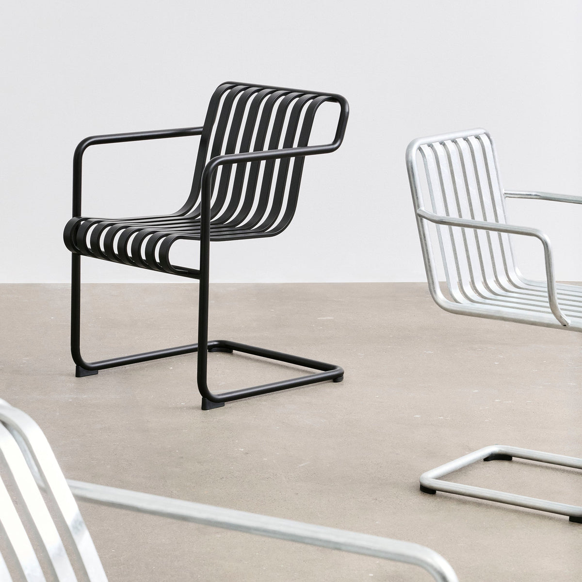 Sillón de comedor Palissade Cantilever · HAY · ambiente