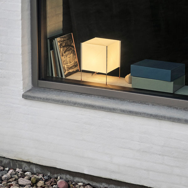 Lámpara de mesa Paper Cube · HAY · ambiente