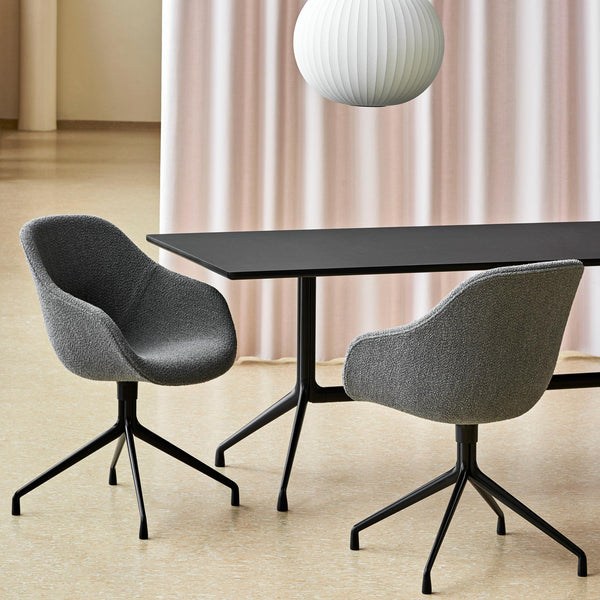 Silla giratoria About A Chair AAC 121 · HAY · ambiente