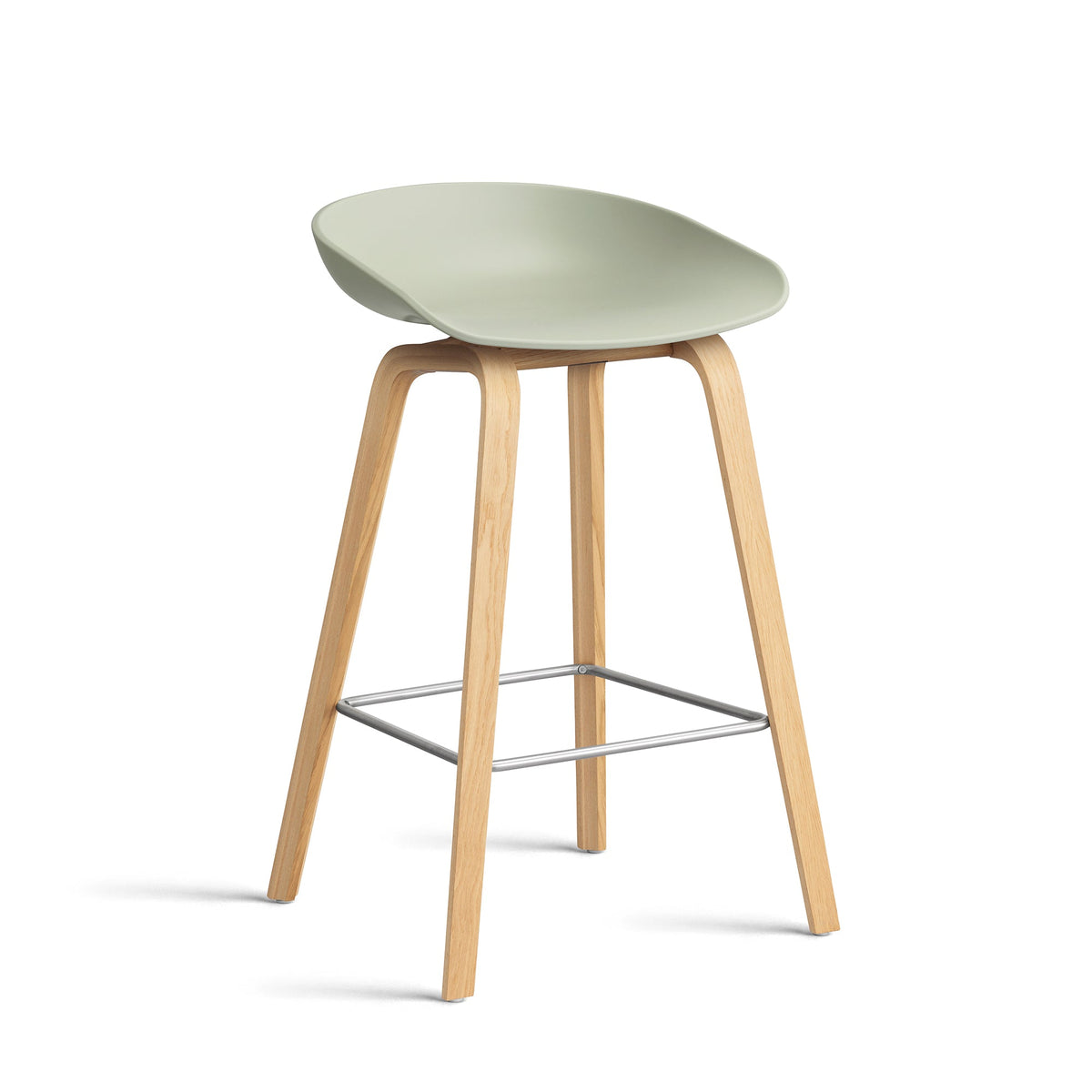 Taburete alto About A Stool AAS 32 · HAY · pastel green 2.0 / H 65 cm / Varnished Oak / Stainless Steel