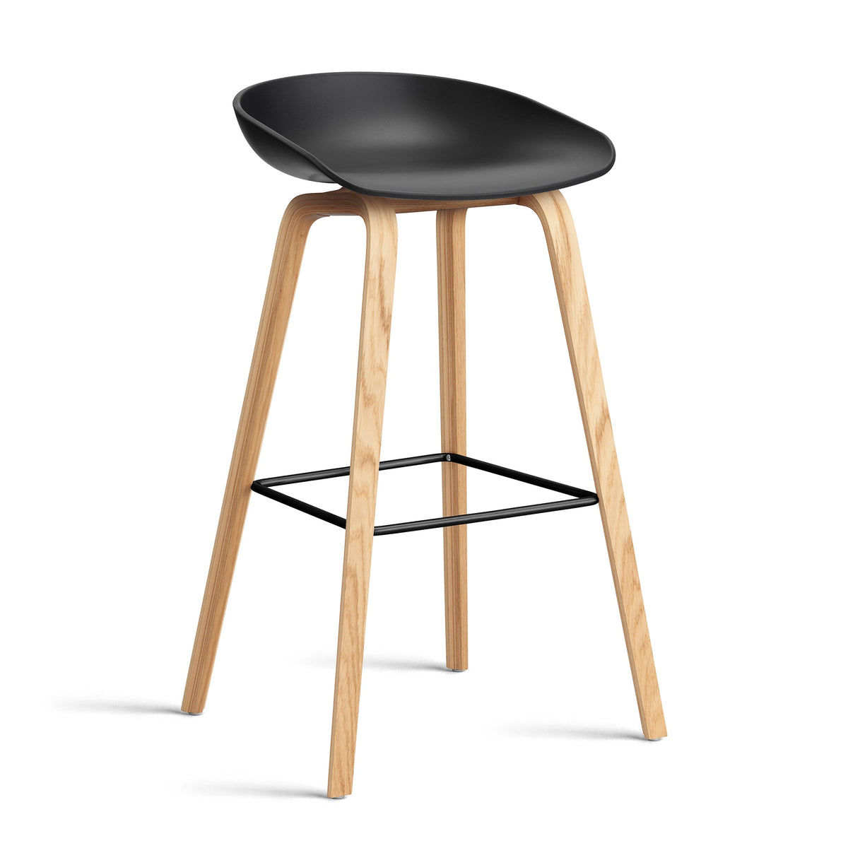 Taburete alto About A Stool AAS 32 · HAY · black 2.0 / H 75 cm / Varnished Oak / Black Steel