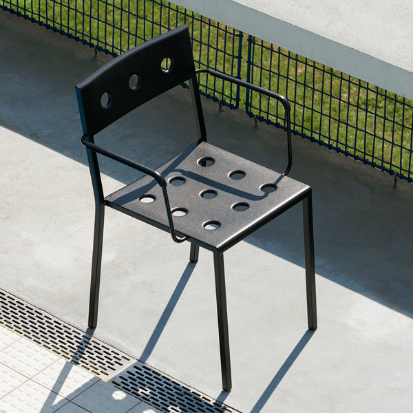 Silla con brazos Balcony · HAY · ambiente