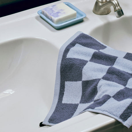 Manopla de baño Check · HAY · ambiente