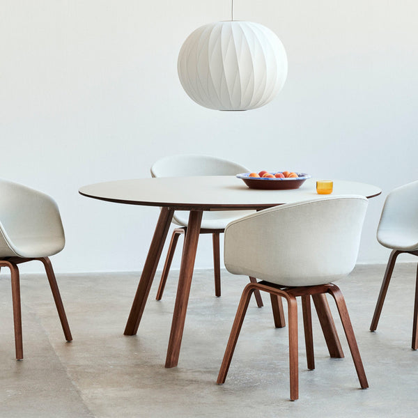 Silla About A Chair AAC 23 · HAY · ambiente