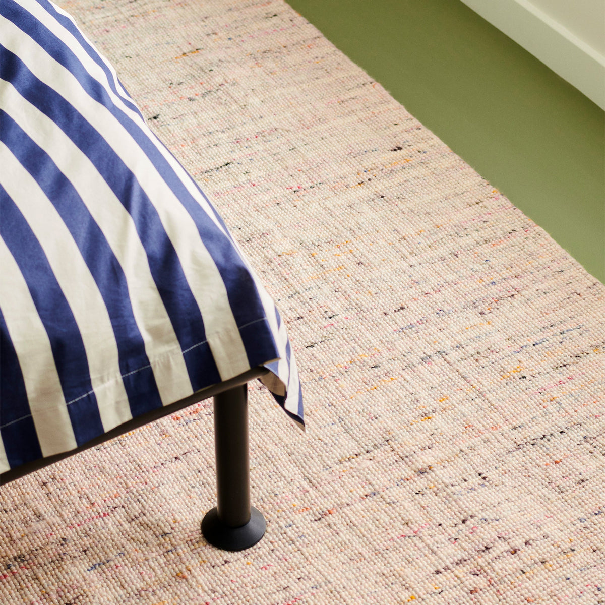 Alfombra Crayon · HAY · ambiente