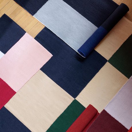 Alfombra Ethan Cook Flat Works · HAY · ambiente