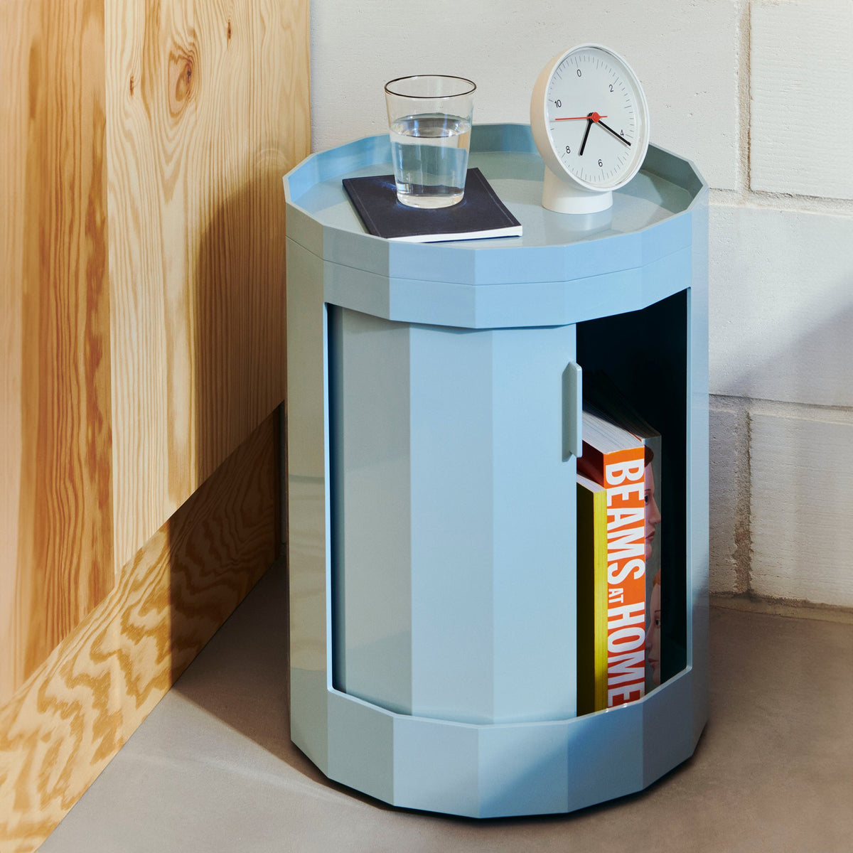 Mueble auxiliar Facet · HAY · ambiente
