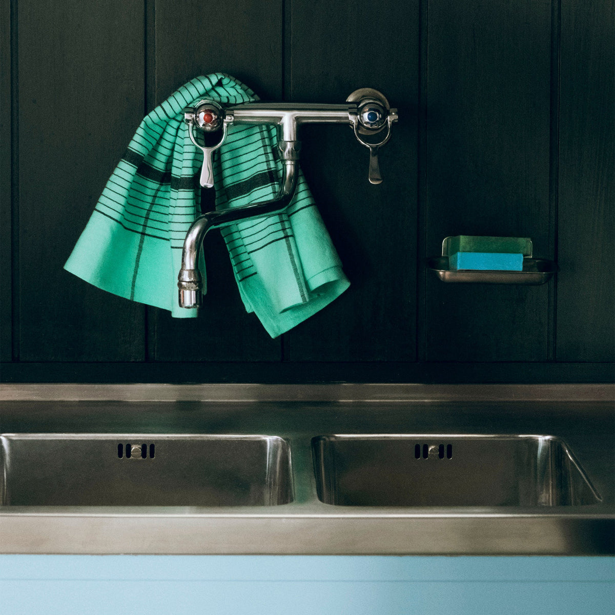 Paño de cocina Linear · HAY · ambiente