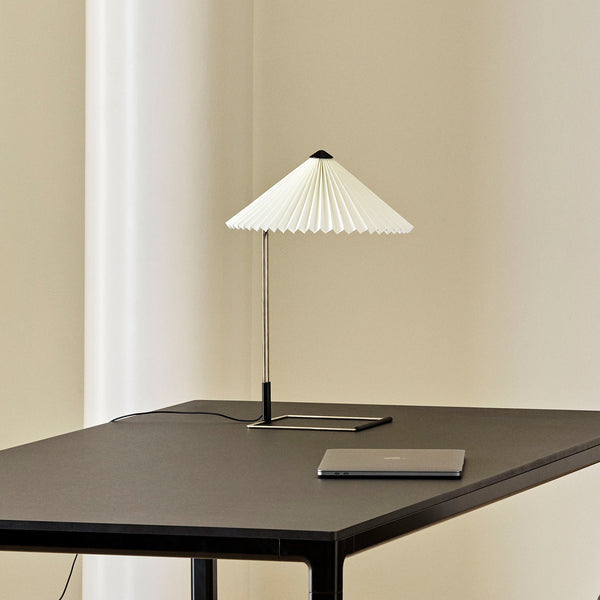 Lámpara de mesa LED Matin · HAY · ambiente