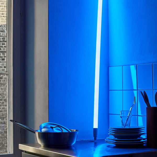 Barra de luz LED Neon · HAY · ambiente