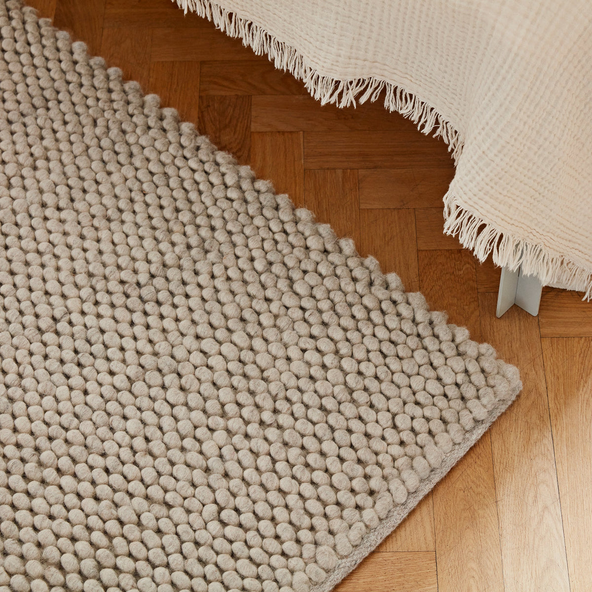 Alfombra Peas · HAY · ambiente