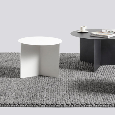 Mesa auxiliar Slit Table Round · HAY · ambiente