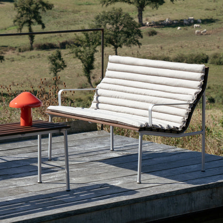 Cojines para banco lounge de exterior Traverse Quilted · HAY · ambiente